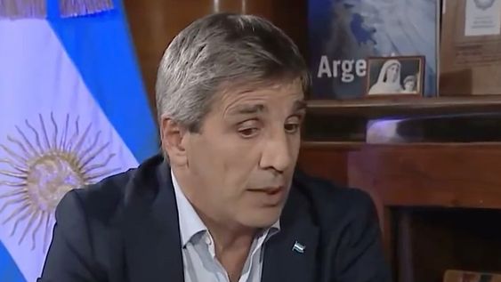 El ministro de Economía, Luis Caputo, aseguró durante una entrevista en TN que los precios están bajando y que la inflación de marzo rondará el 10%.