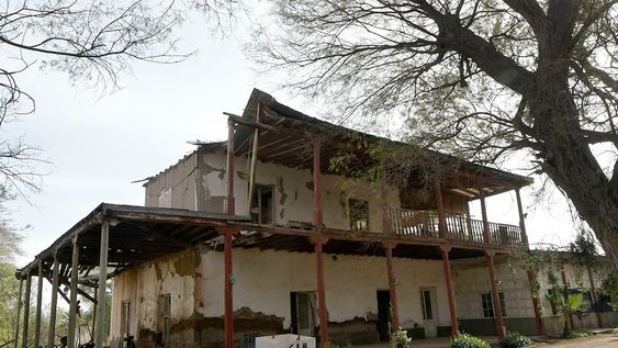Mendoza 30 de junio de 2021 Palmira - SociedadCasa del Altillo, que perteneciera al Gobernador Tiburcio Benegas.Casa de dos plantas que fue construida por el Gobernador Tiburcio Benegas, ubicada en el margen del Río Mendoza, en Palmira, Departamento de San MartínFoto : Orlando Pelichotti  / Los Andes