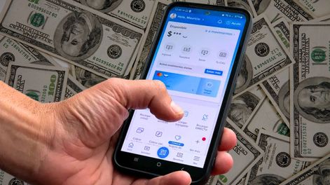 Billeteras virtuales dejaron de vender dólar oficial y el BCRA negó cambios normativos