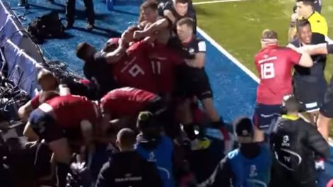 Video: lo llamaron gordo durante un partido de rugby y se desató una batalla campal
