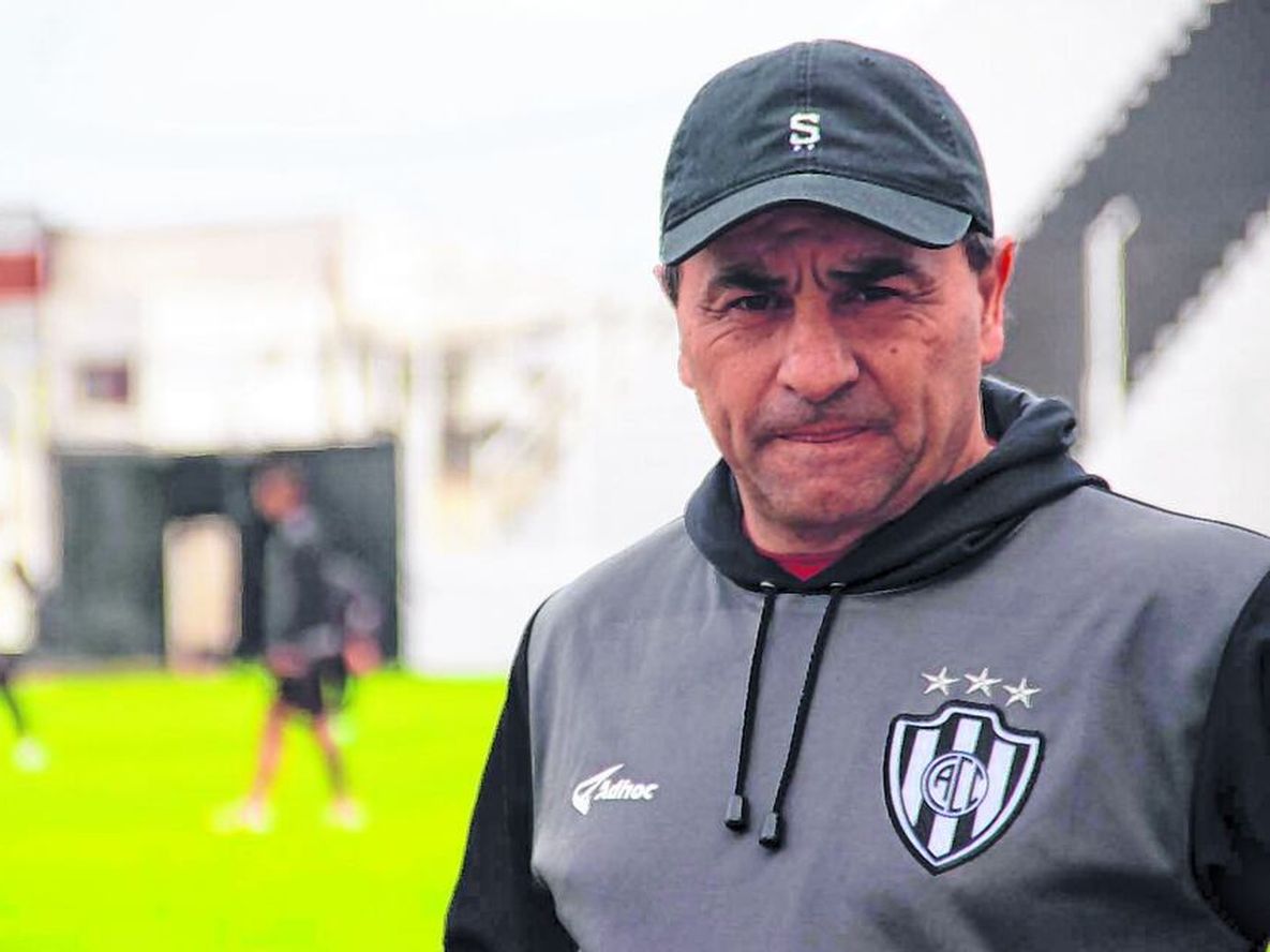 El Sapito Coleoni quiere volver a Central Córdoba, pero no le atienden el teléfono