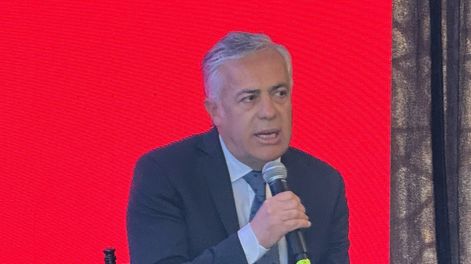 El gobernador Alfredo Cornejo en Houston (Texas)