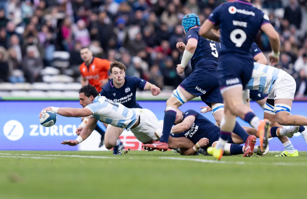 El mendocino Rodrigo Isgró, marcando un try y, Gonzalo Bertranou forman parte del plantel convocado por el entrenador Felipe Contepomi, que jugará tres test match en el país, uno de ellos en Mendoza.  