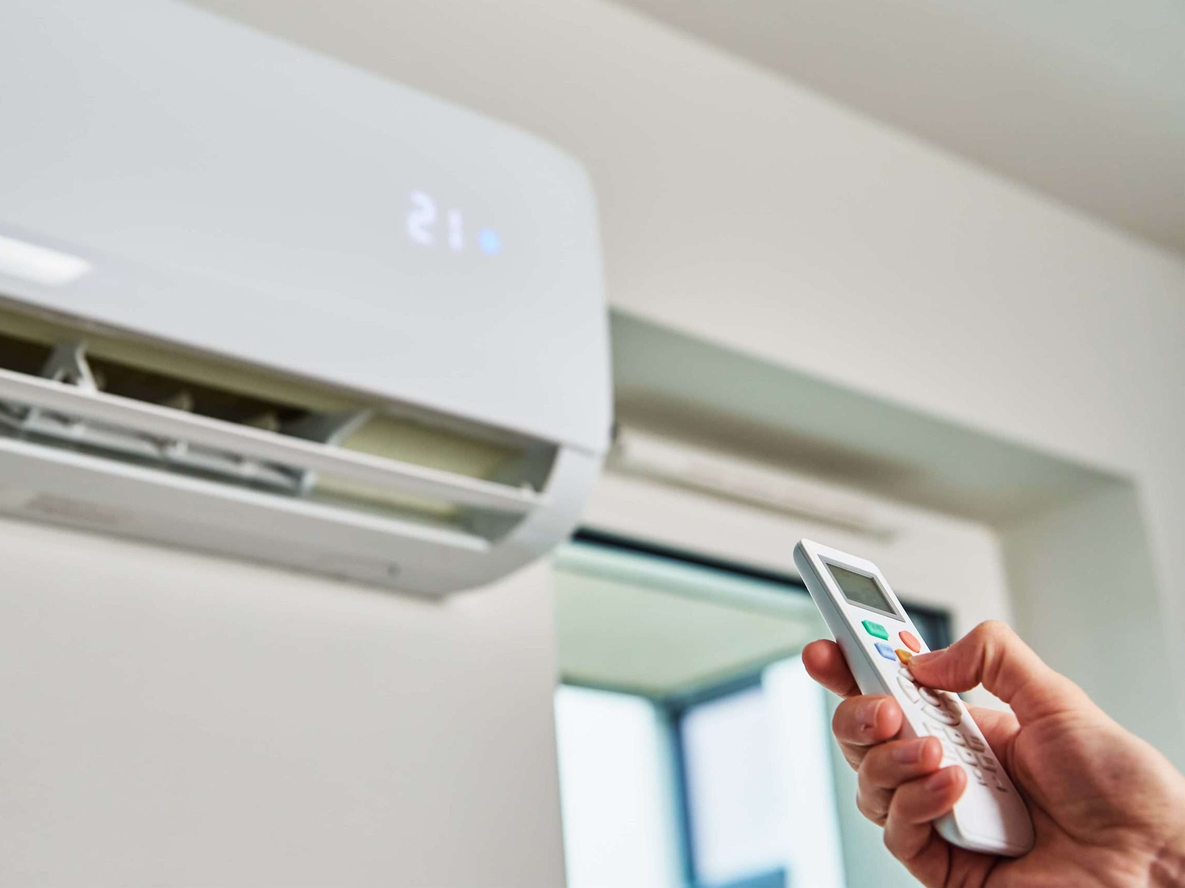 A días del inicio del verano, el aumento de las temperaturas vuelve a poner en agenda la preocupación por el consumo eléctrico y el impacto en las facturas del servicio.