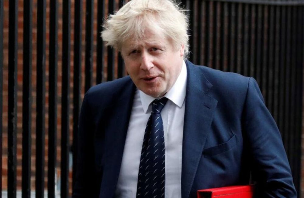 Boris Johnson confirmó la primera muerte por variante Ómicron en Reino Unido: Nadie debería tener ninguna duda, se avecina un maremoto de Ómicron.
