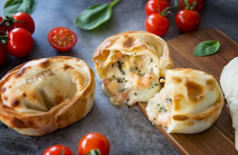 Empanadas caprese: cómo hacerlas, paso a paso
