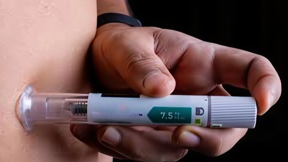 Mounjaro, a base de tirzepatida, se presenta en el país como un inyectable semanal de doble acción hormonal para tratar obesidad y diabetes tipo 2.
