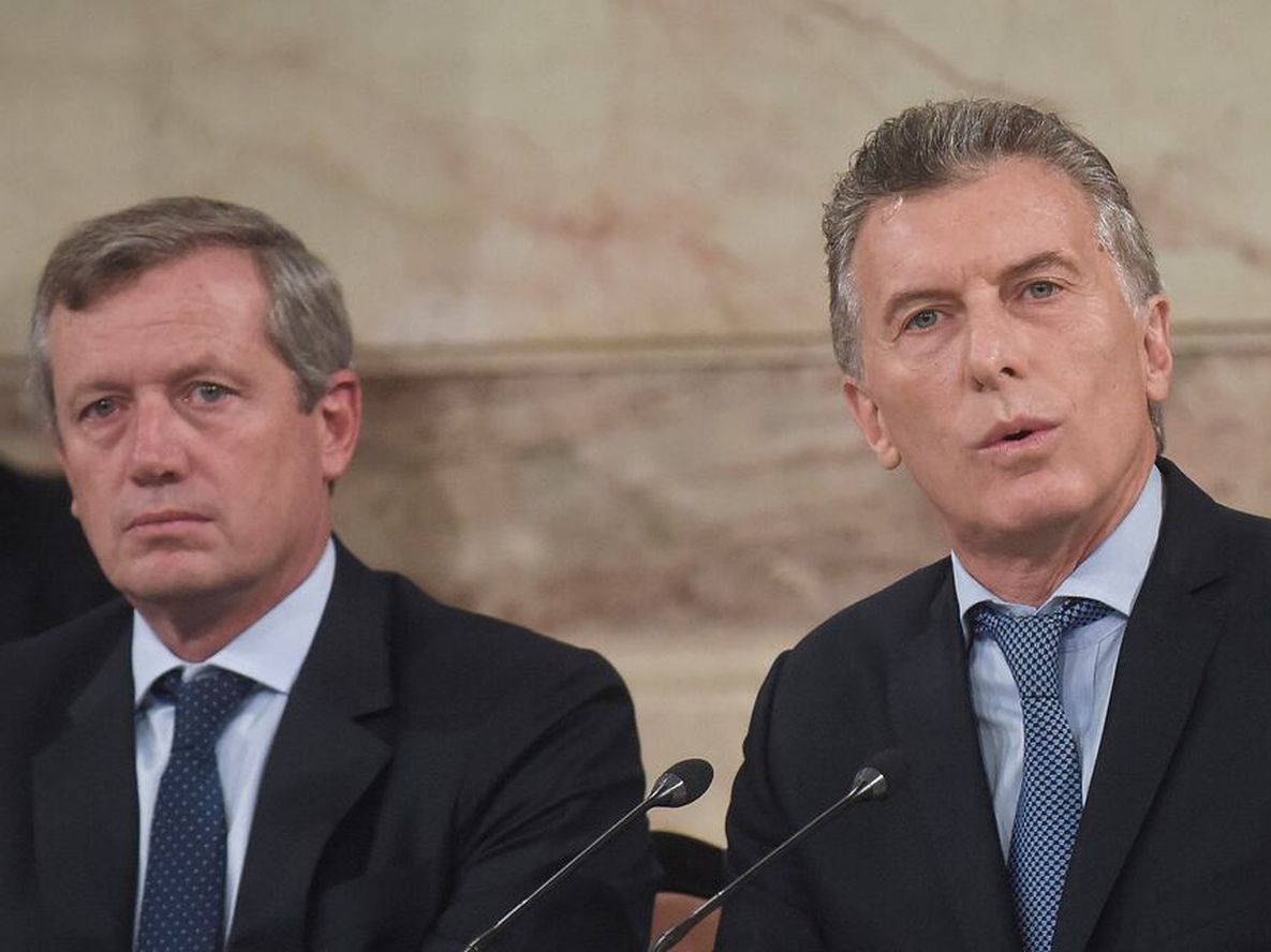 Desviaciones  de la política - Por Julio Bárbaro