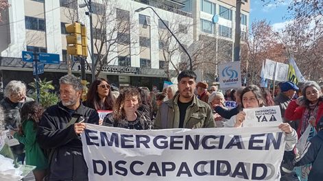El colectivo de la discapacidad continúa con su reclamo en Mendoza en defensa de la Ley de Emergencia en Discapacidad.