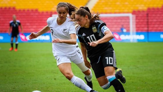 Estefanía Banini, sobre el profesionalismo del fúbol femenino: Estamos muy lejos