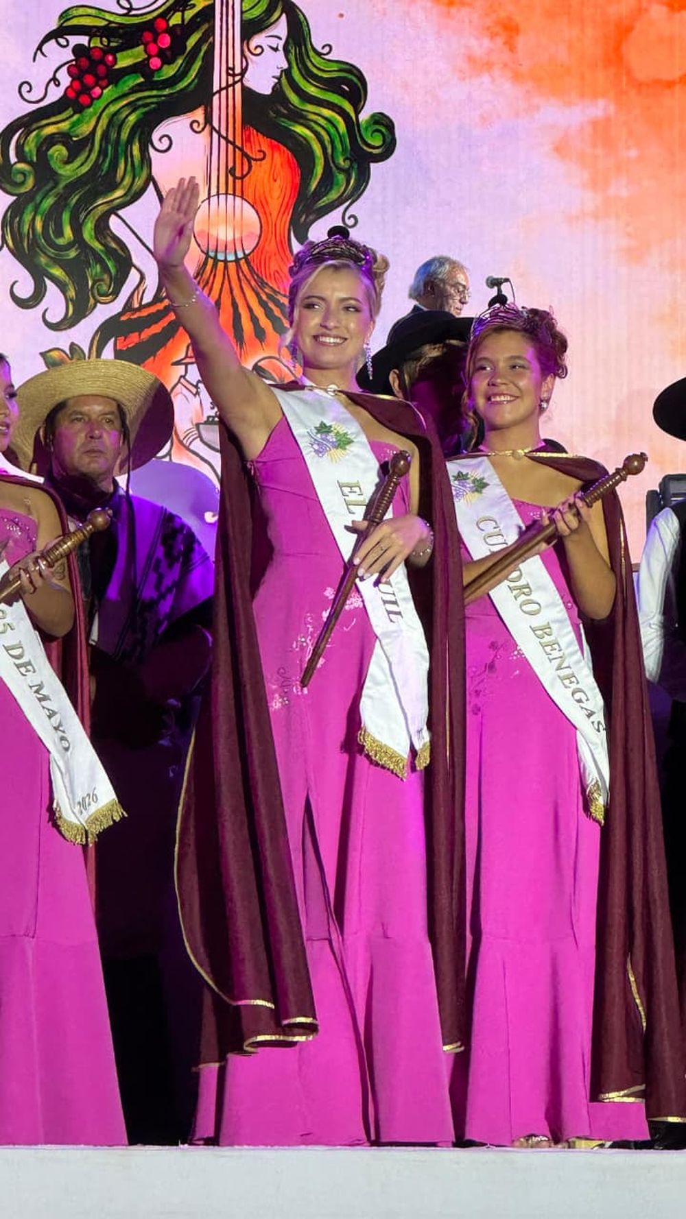 San Rafael celebró su fiesta departamental de la vendimia que coronó a Azul Micaela Antolínez, de El Nihuil, como su representante para 2026. 