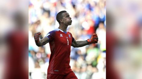 Halldórsson, el arquero que “vive” del cine y le atajó un penal a Messi