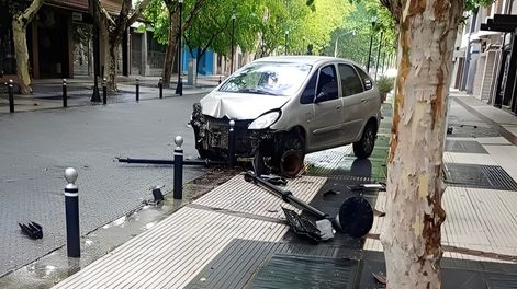 Conductor deberá pagar más de 8 millones por destrozar luminarias&nbsp;