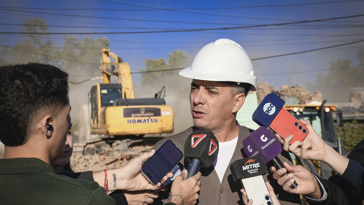 Seguridad pública: la Municipalidad de Guaymallén demolió un 