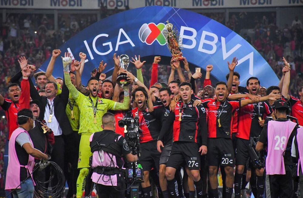 El whisky de casi 70 años con el que festejó un equipo del fútbol mexicano