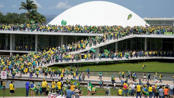 Escenas del fallido intento de golpe de estado en Brasilia. la capital jurídica y gubernamental de Brasil. Foto: AP
