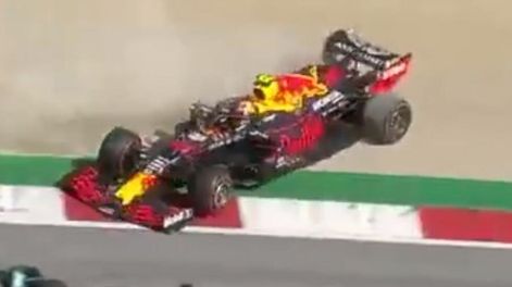 Albon se tocó con Hamilton a poco del final en Austria.