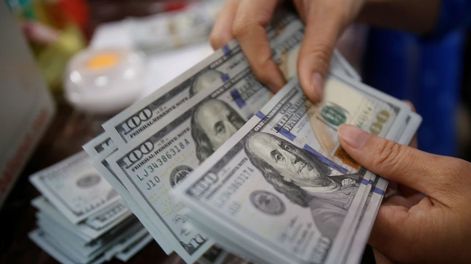 El dólar oficial cayó $20 en la última semana, impulsado por una mayor oferta de divisas.