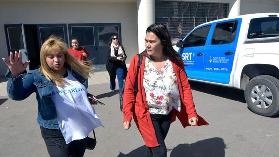 El Gobierno provincial retomó el martes pasado las reuniones paritarias y el primer gremio en sentarse fue el Sindicato Unido de los Trabajadores de la Educación (SUTE). Sin embargo, no hubo una nueva oferta salarial, más que el 6,5% presentado para diciembre y los incrementos del 5% por igual para enero, febrero y marzo. la secretaria general del SUTE, Carina SedanoFoto: Orlando Pelichotti