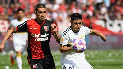 Newells y Boca, en Rosario, por la Liga Profesional. El Xeneize busca un triunfo que lo acerque al título. (Fotobaires)
