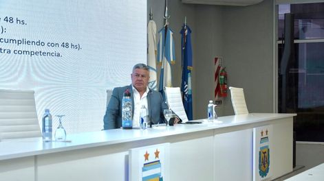 Claudio Tapia, junto a los dirigentes del fútbol argentino, votaron por el formato de la temporada 2023 / Prensa AFA.