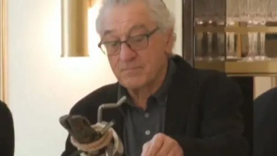 El actor degustó varios platos preparados por el cocinero oriundo de La Plata, Mauro Colagreco, junto a su pareja Tiffany Chen e hizo una memorable reseña.