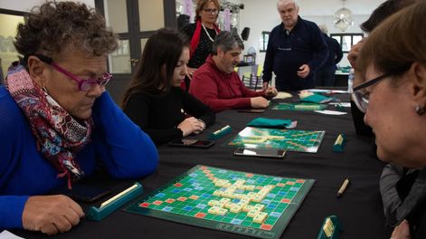 Durante un encuentro de jugadores de Scrabble en el Gimnasio Municipal N° 1, de ciudad, quedó conformada la entidad local, y tiene representantes a nivel nacional.Foto: Mariana Villa / Los Andes