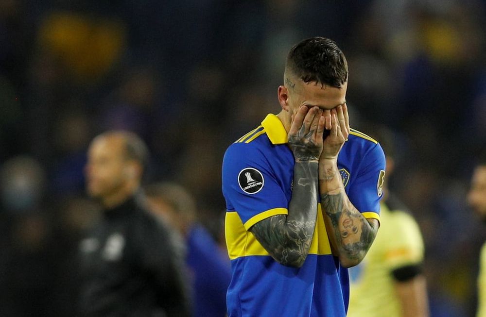 Darío Benedetto y una noche tremenda para el delantero de Boca, que falló dos penales en el desquite con Corinthians por los octavos de final de la Copa Libertadores. (AP)