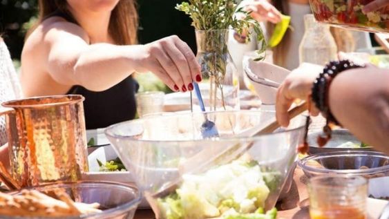 Según Alberto Fernández, en zonas de alto riesgo epidemiológico no están permitidas las reuniones sociales en domicilios particulares. (Gentileza / La Voz)