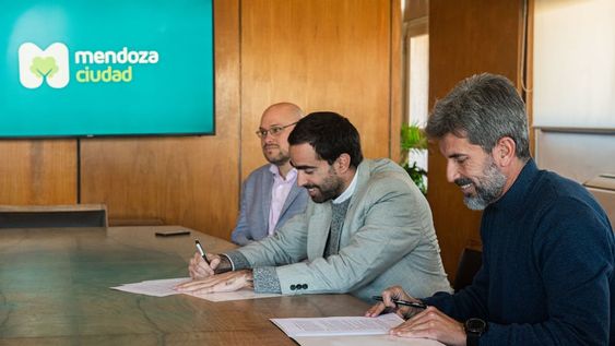 La Ciudad firmó un convenio con la provincia por el proyecto “Revalorización de veredas”