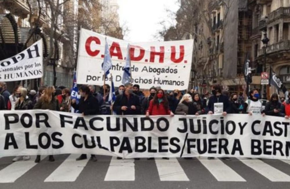 Manifestantes se dirigieron hasta la Plaza de Mayo para pedir Justicia por la muerte de Facundo Astudillo Castro.