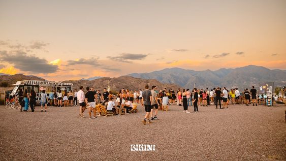 Llega a Potrerillos un sunset entre las montañas, de la mano de Nikki, Jagger y New Rock