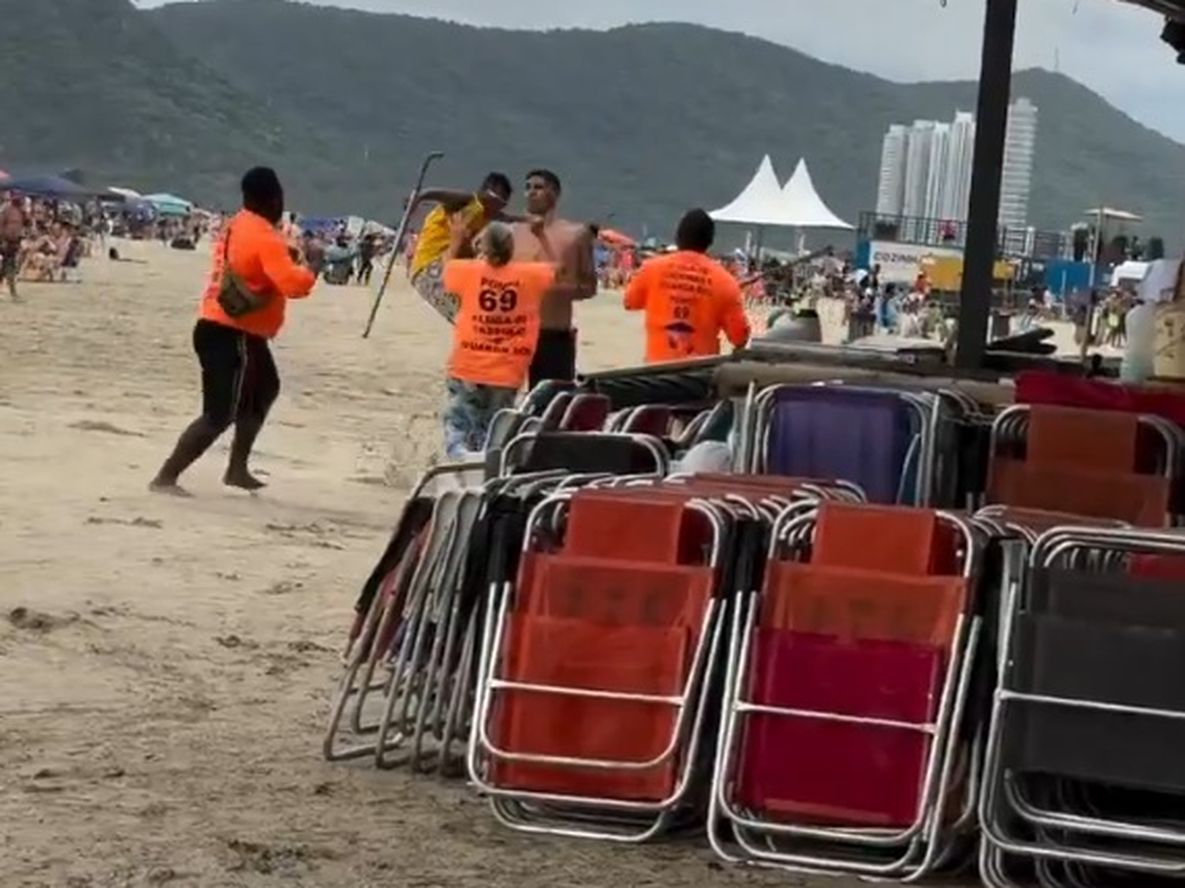 Video: vendedores de choclos golpearon a un turista argentino en Camboriú