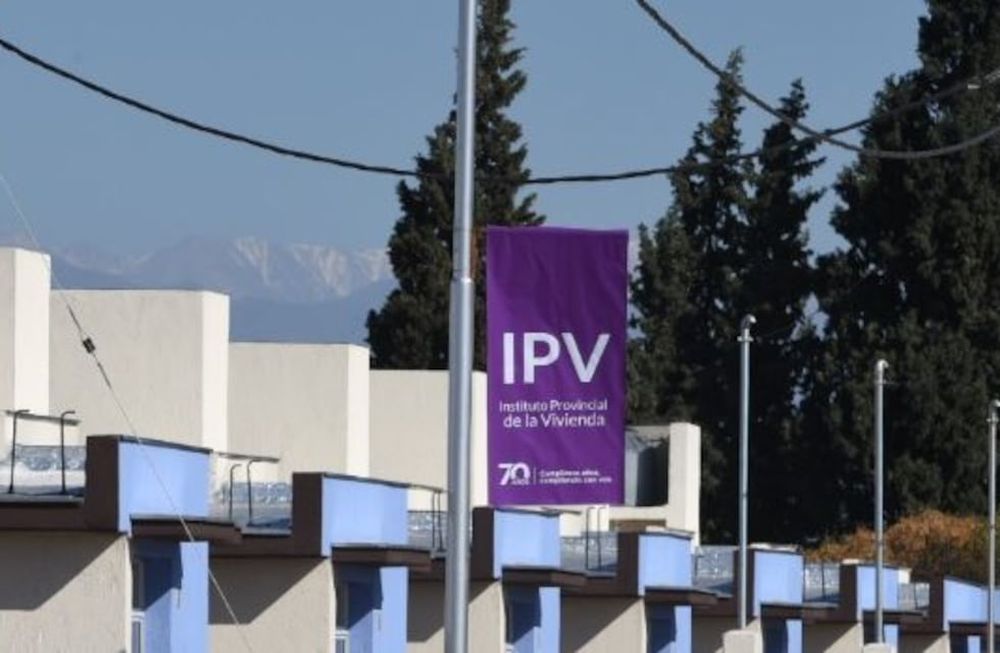 Para acceder al Mendoza Construye línea 2, las familias con ingresos medios deben contar, además, con ahorros por el 25% del valor total de la casa.