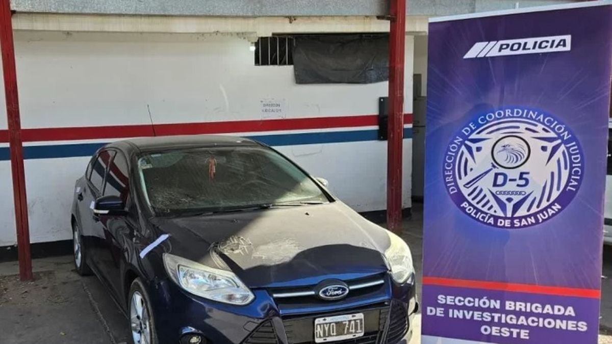 Golpearon a un joven en Chachas para robarle $ 5 millones y escaparon en un Focus: encontraron el auto en San Juan