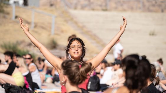 Con la primavera llega a la Ciudad una nueva edición de “Los 108 saludos al sol”