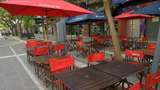 Comerciantes pidieron ayuda financiera e impositiva para evitar el colapso de las pymes de cara a los próximos días. Foto: Orlando Pelichotti / Los Andes