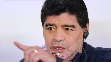 Maradona dice que la AFA es un desastre y evita hablar del seleccionador