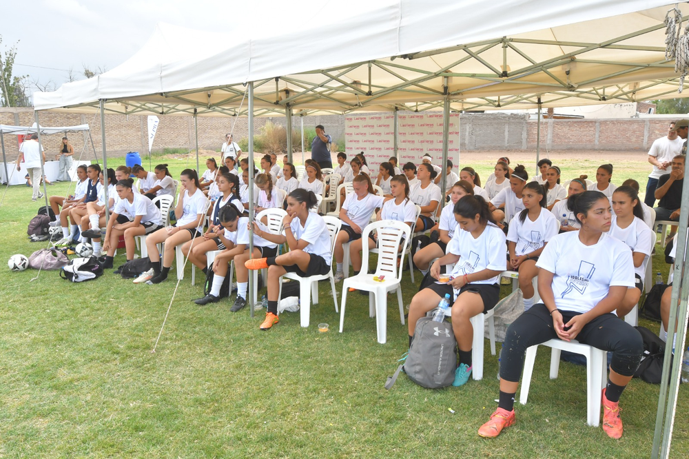Ídolas del futuro llegó a Mendoza para quedarse, y potenciar al fútbol femenino