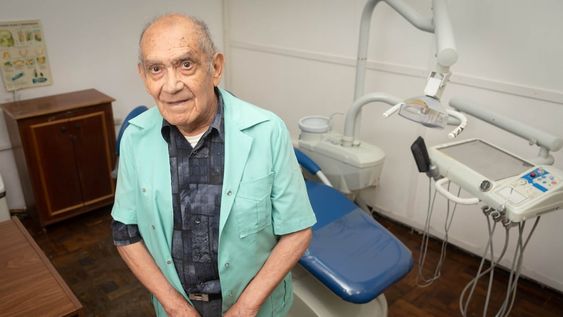 Cristóbal, el médico mendocino que atiende a los que no pueden pagar