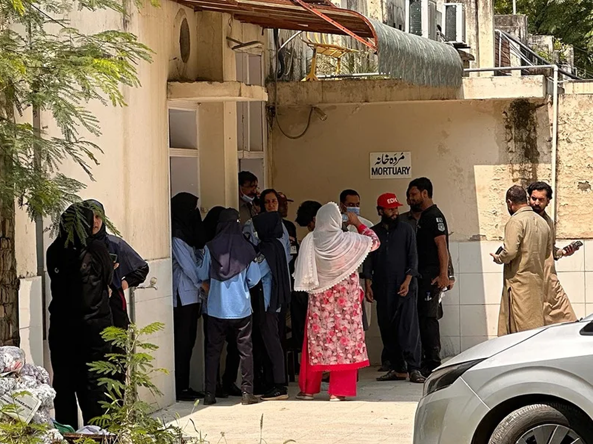 Tragedia en Pakistán: 14 recién nacidos murieron por un incendio en un hospital.
