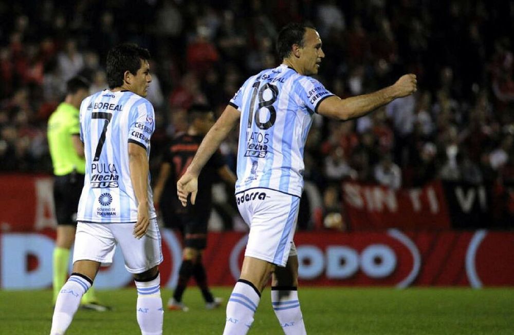 Por una “Pulga”  se puso a la cabeza
