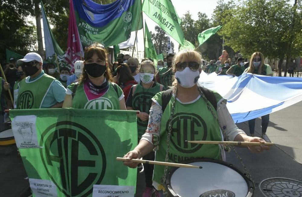 Gremios estatales protestan con medidas de fuerza y movilizaciones