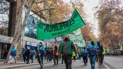 Los Andes | El titular de ATE, Roberto Macho, se mostró a favor de sancionar a un empleado estatal que no pudo justififcar sus faltas. Foto: Mariana Villa / Los Andes