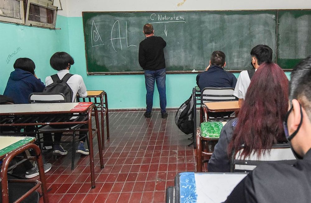 Miles de estudiantes mendocinos comenzaron la adaptación a la escuela secundaria. Foto: Mariana Villa / Los Andes