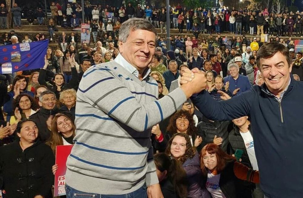 Daniel Orozco y Omar De Marchi en el acto de cierre de campaña en Luján de Cuyo.