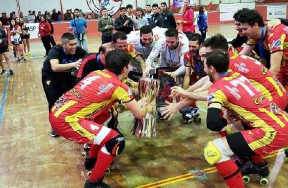 El equipo de hockey sobre patines masculino se ha convertido en el emblema de la institución de Villa Nueva: Campeón Panamericano 2019. Imbatible en la provincia. / LOS ANDES