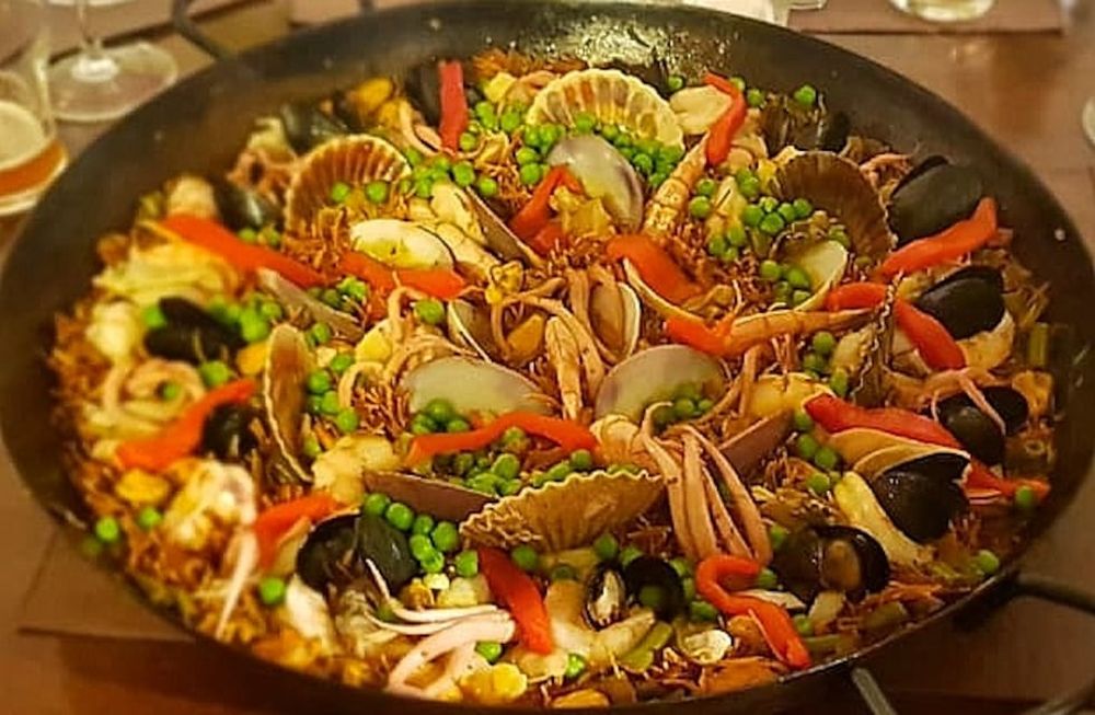 Mariscos, vegetariana y vegana: 3 opciones de paellas para hacer en ...