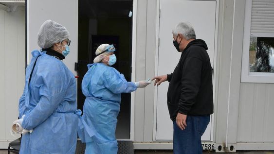 La variante Ómicron del coronavirus fue detectada en noviembre en Sudáfrica y en menos de 60 días se propagó por todo el planeta. - Foto: Orlando Pelichotti / Los Andes