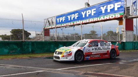 Franco Girolami se quedó con la clasificación del Top Race en el autódromo de Paraná. Lo escoltaron Diego Azar y Matías Rossi.